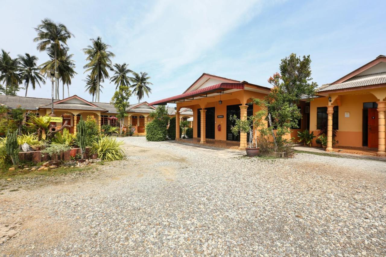 OYO 89887 Chalet Yunie Marang Dış mekan fotoğraf