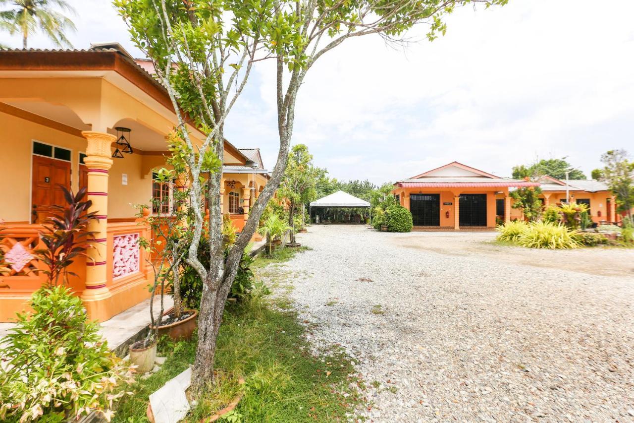 OYO 89887 Chalet Yunie Marang Dış mekan fotoğraf