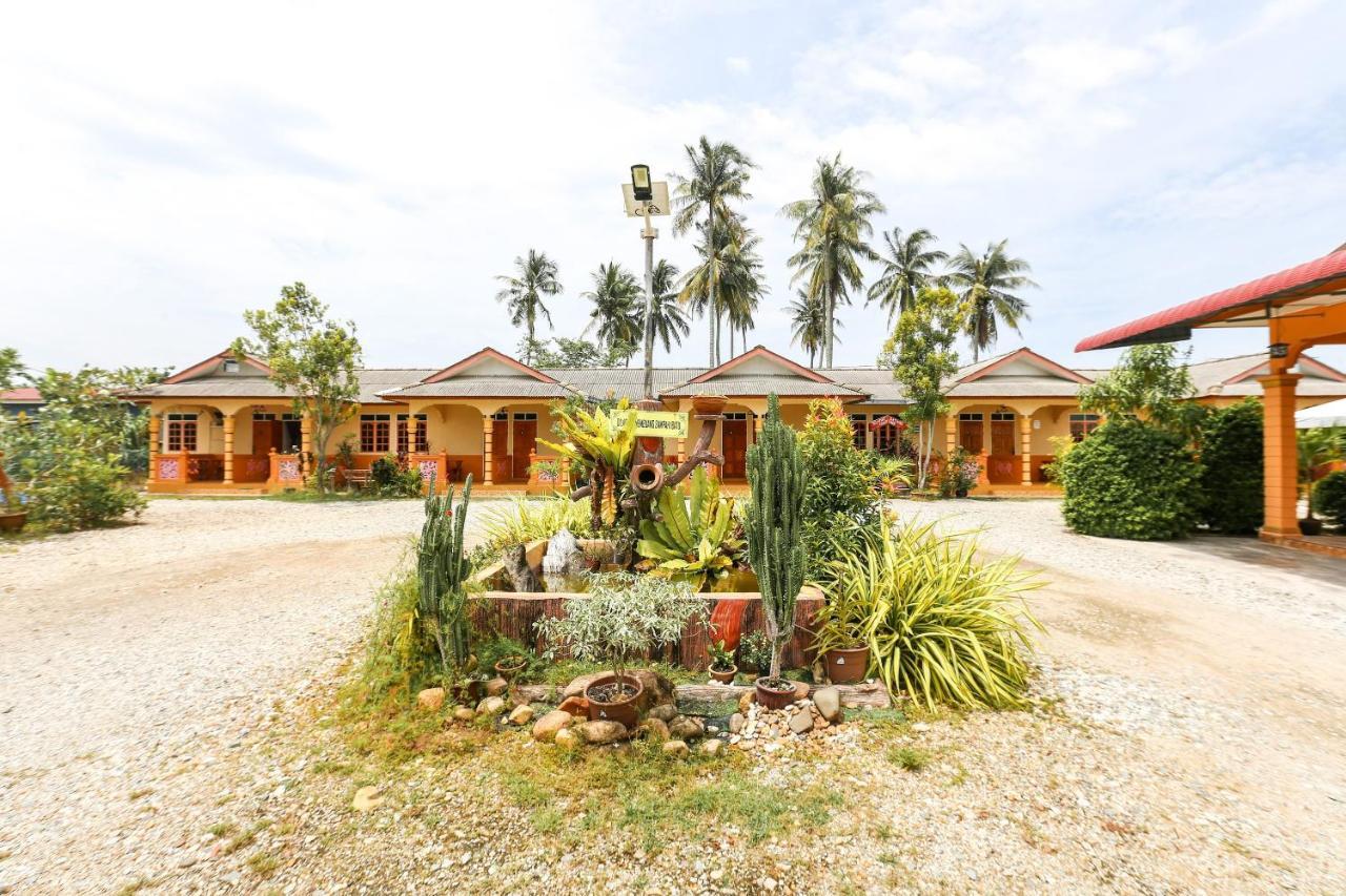 OYO 89887 Chalet Yunie Marang Dış mekan fotoğraf
