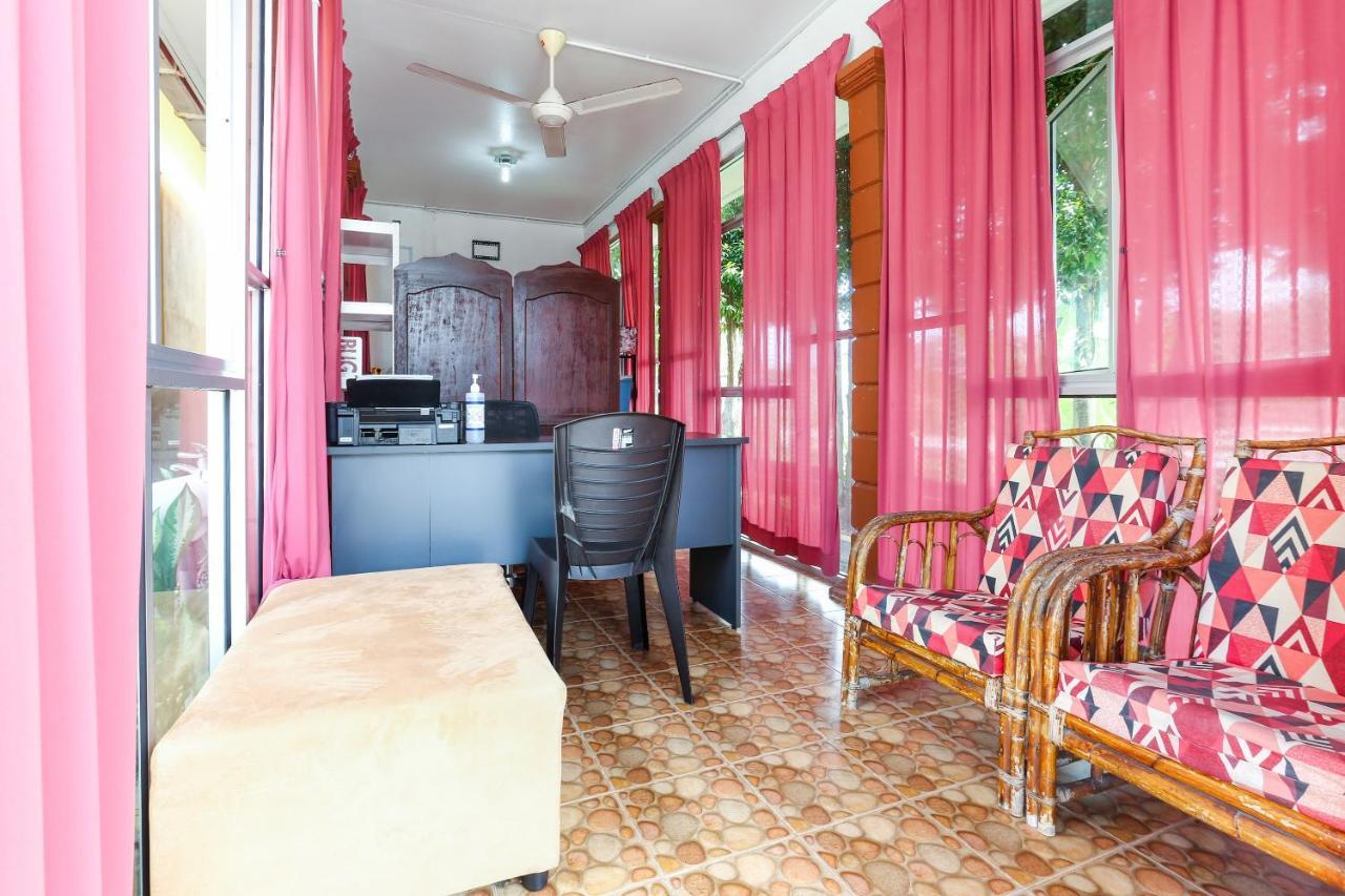 OYO 89887 Chalet Yunie Marang Dış mekan fotoğraf