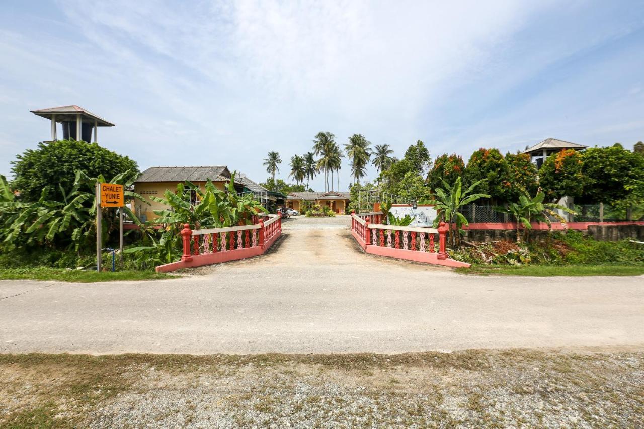 OYO 89887 Chalet Yunie Marang Dış mekan fotoğraf