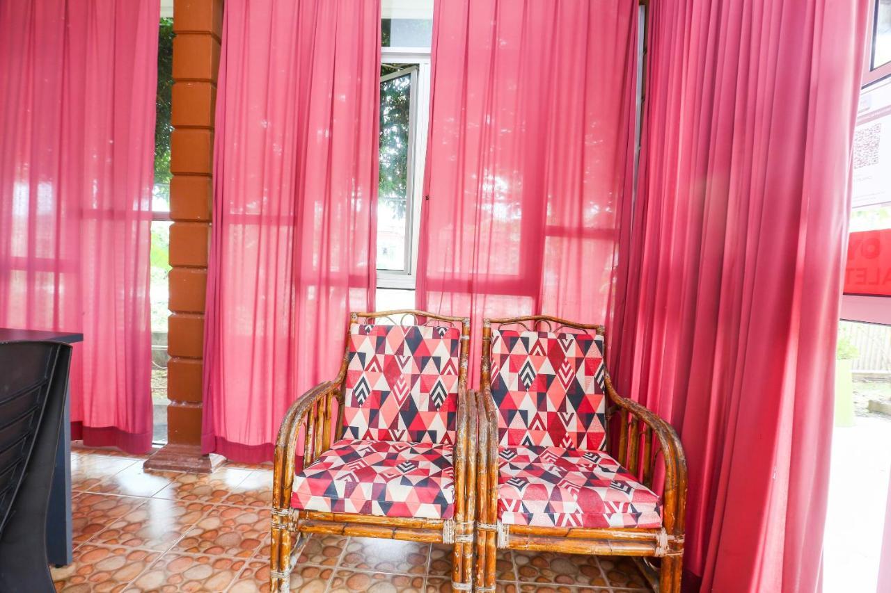 OYO 89887 Chalet Yunie Marang Dış mekan fotoğraf