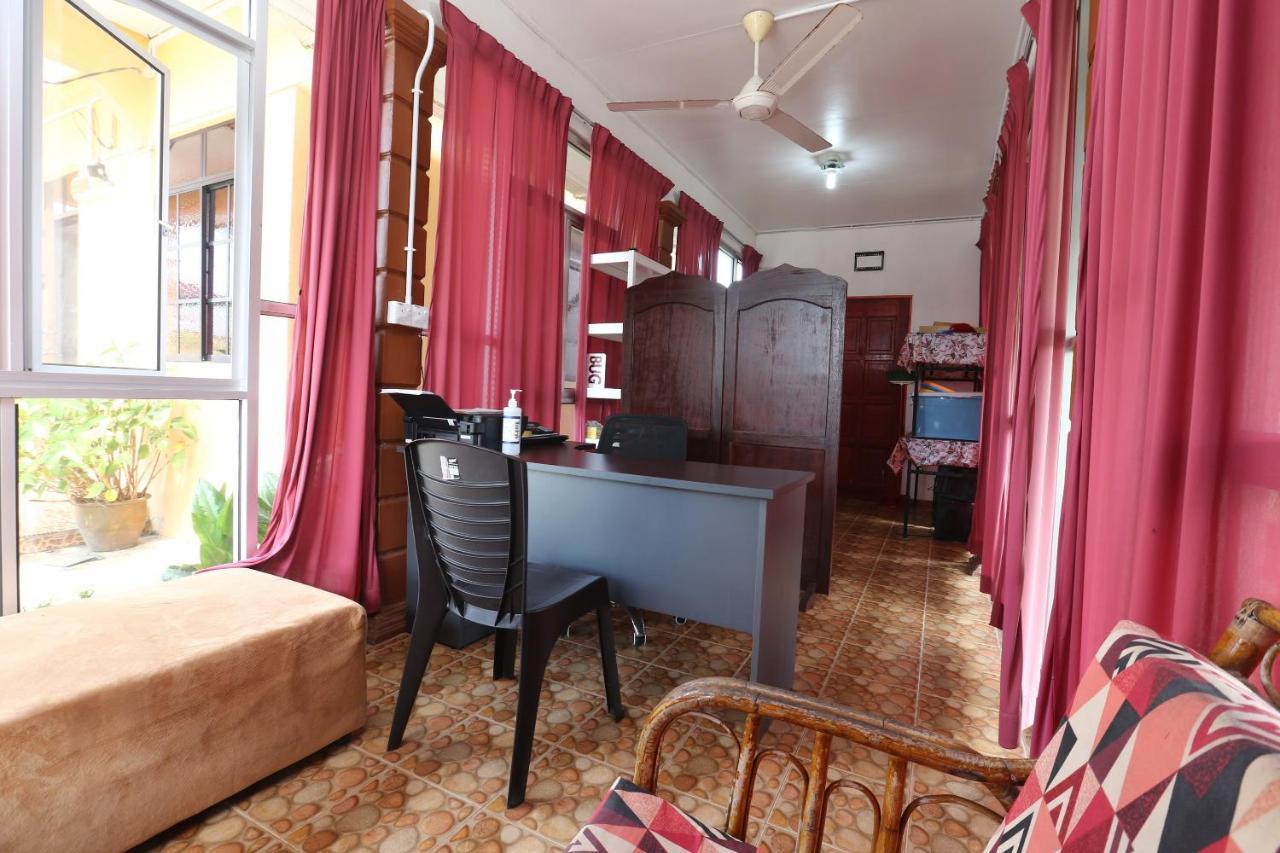 OYO 89887 Chalet Yunie Marang Dış mekan fotoğraf