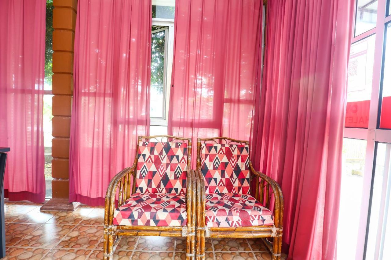 OYO 89887 Chalet Yunie Marang Dış mekan fotoğraf