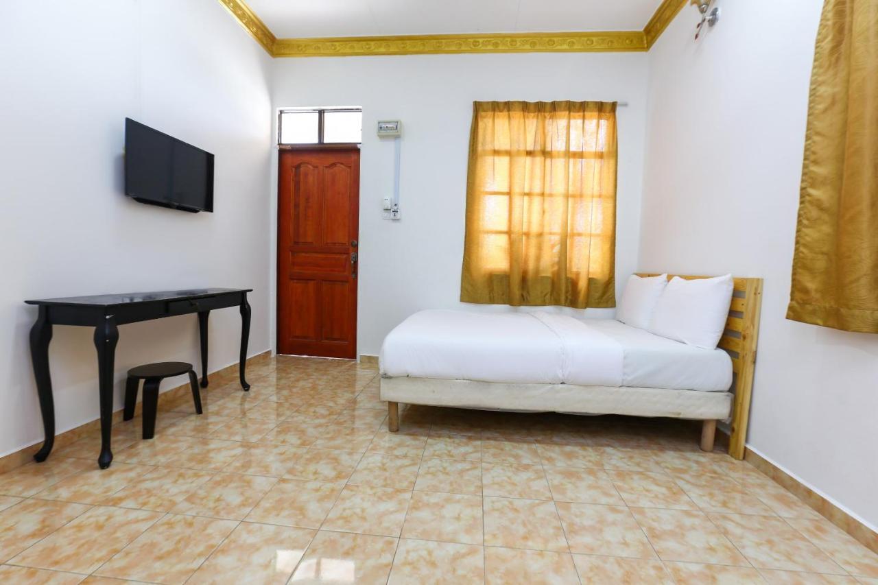 OYO 89887 Chalet Yunie Marang Dış mekan fotoğraf